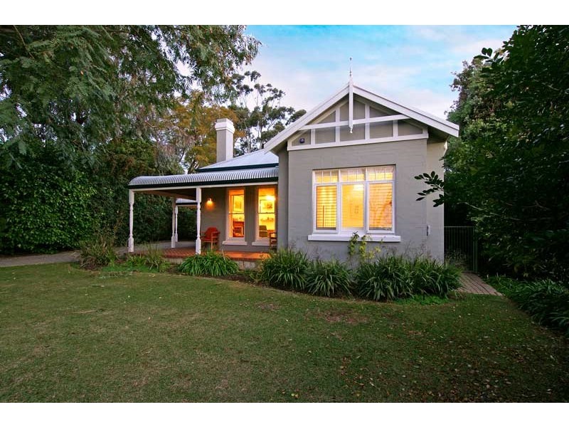 16 Wood Street, Swanbourne WA 6010