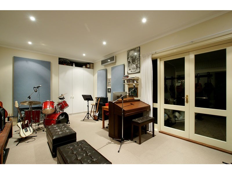 16 Wood Street, Swanbourne WA 6010