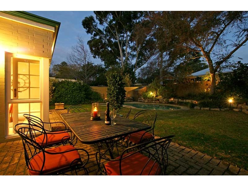 16 Wood Street, Swanbourne WA 6010