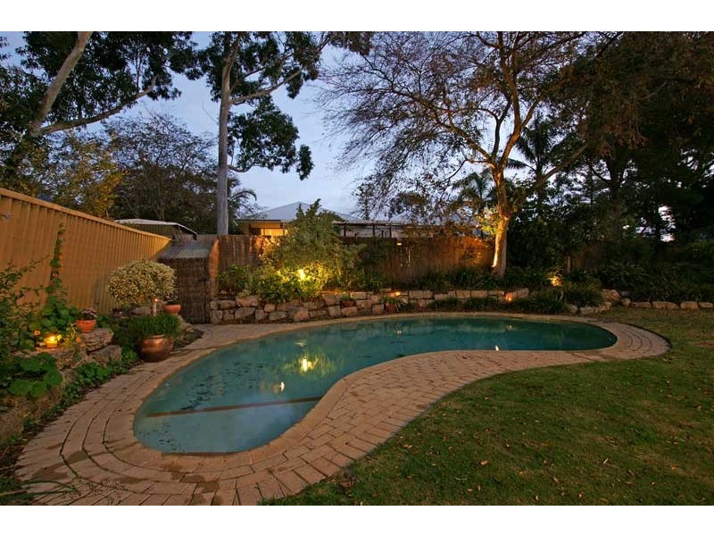 16 Wood Street, Swanbourne WA 6010