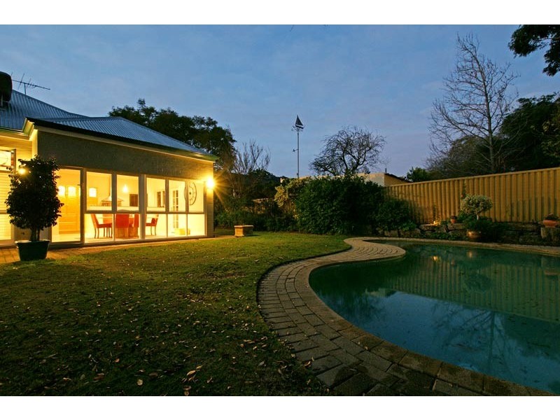 16 Wood Street, Swanbourne WA 6010