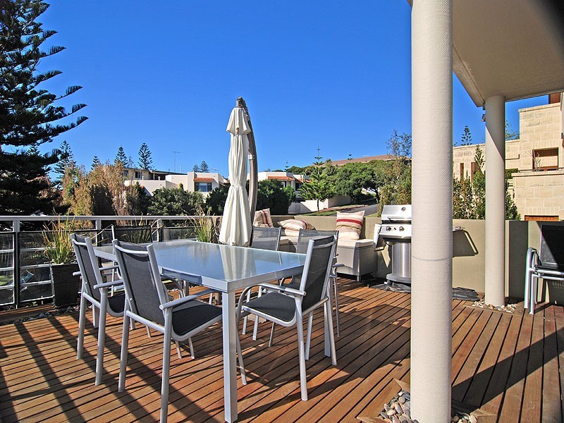 1/11 Rosendo Street, Cottesloe WA 6011