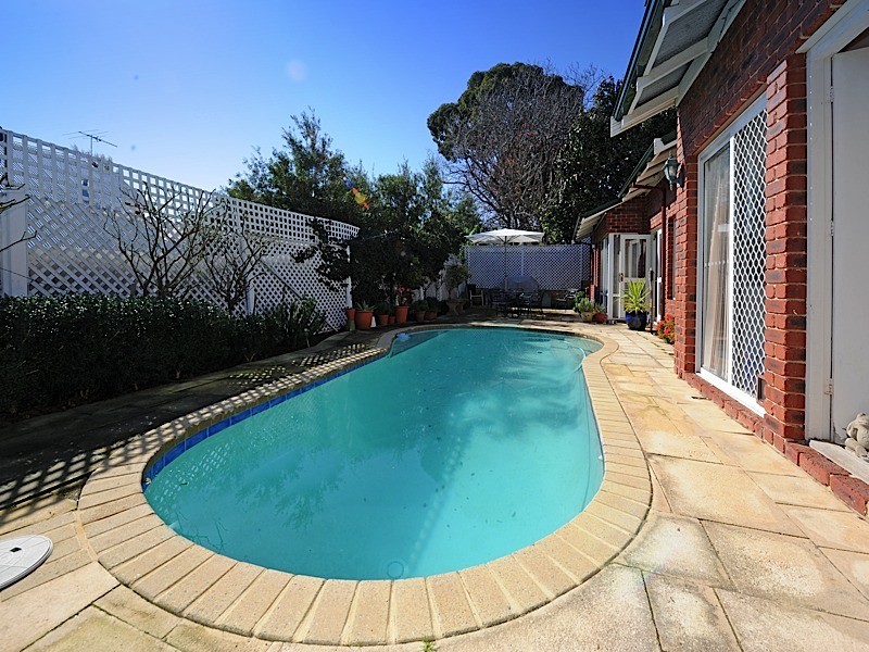 15B Wood Street, Swanbourne WA 6010