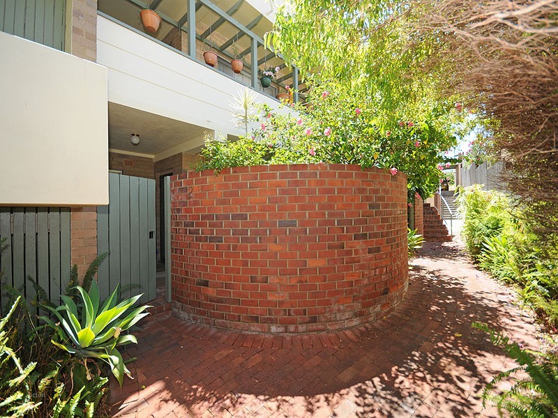 2/156 Broome Street, Cottesloe WA 6011