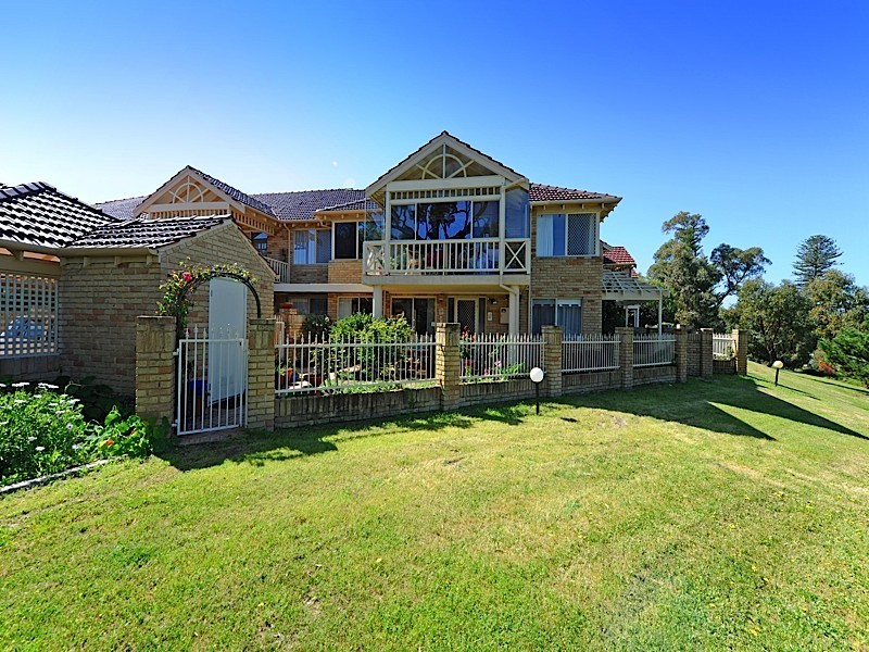 13/80 Mooro Drive, Mount Claremont WA 6010