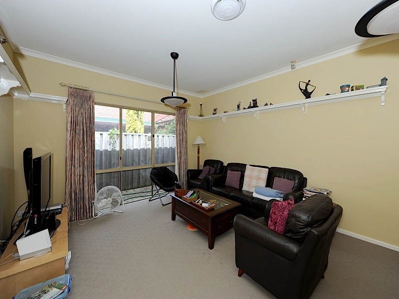 2 Chessington Gardens, Claremont WA 6010