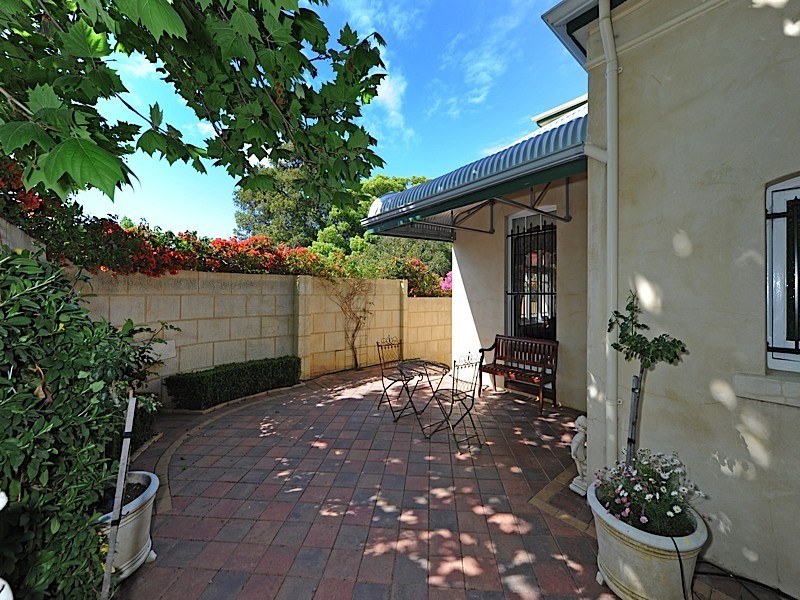 66 Bay View Terrace, Claremont WA 6010