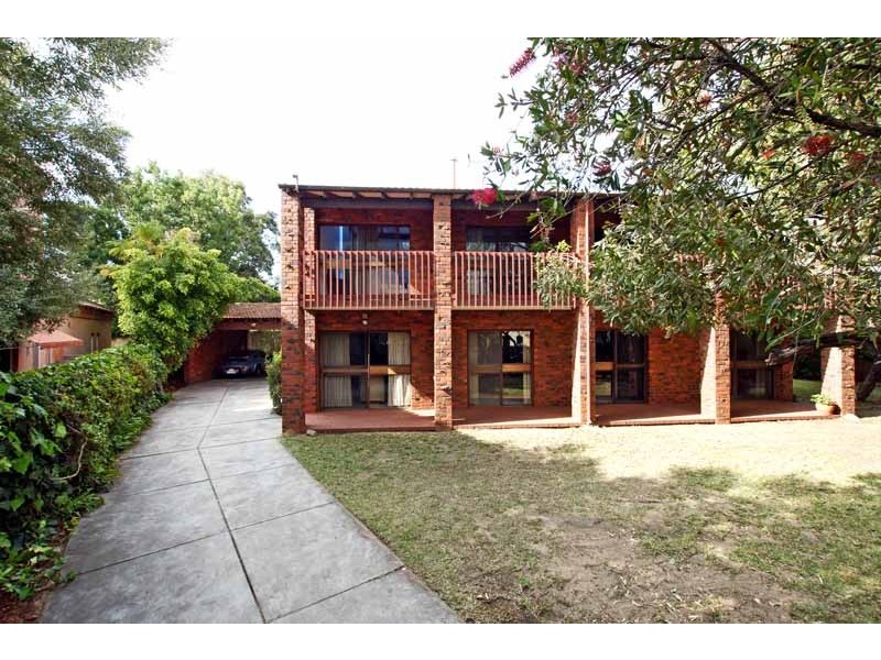 8 Osborne Parade, Claremont WA 6010