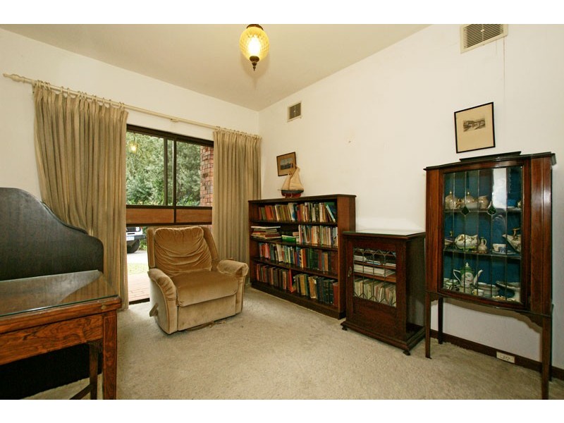 8 Osborne Parade, Claremont WA 6010