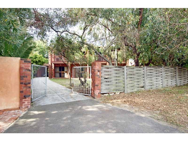 8 Osborne Parade, Claremont WA 6010