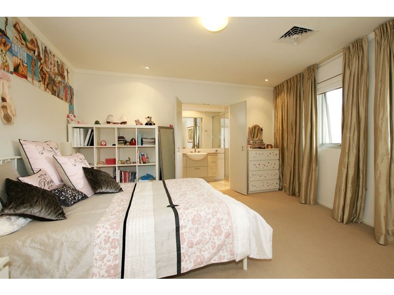 10 Davies Road, Dalkeith WA 6009