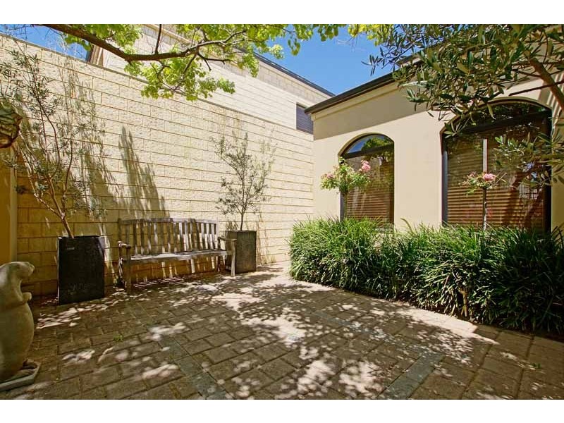 21 Athelstan Road, Cottesloe WA 6011