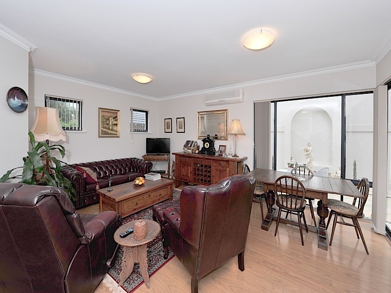 2/24 St Leonards Street, Mosman Park WA 6012
