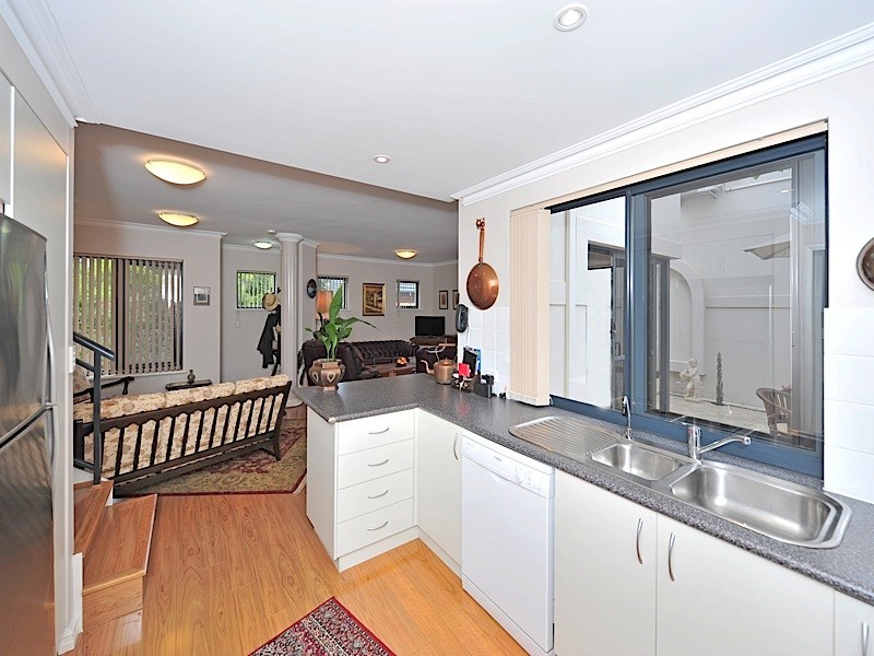 2/24 St Leonards Street, Mosman Park WA 6012