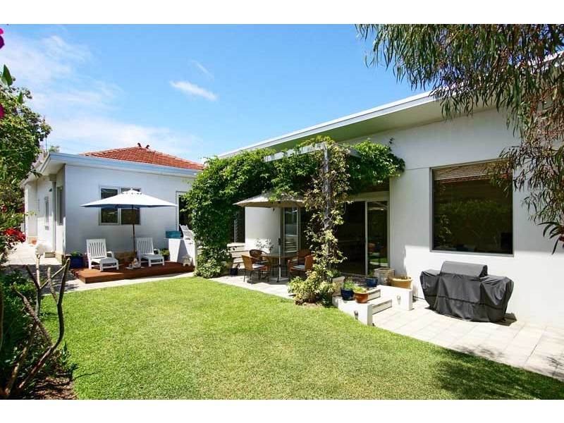 35 Kathleen Street, Cottesloe WA 6011