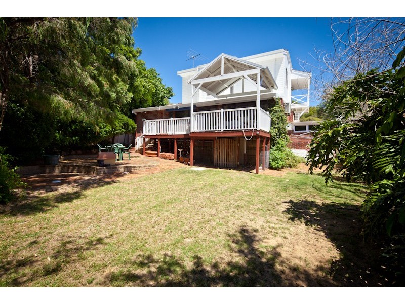 10 Dartmouth Avenue, City Beach WA 6015