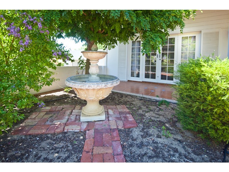 10 Dartmouth Avenue, City Beach WA 6015