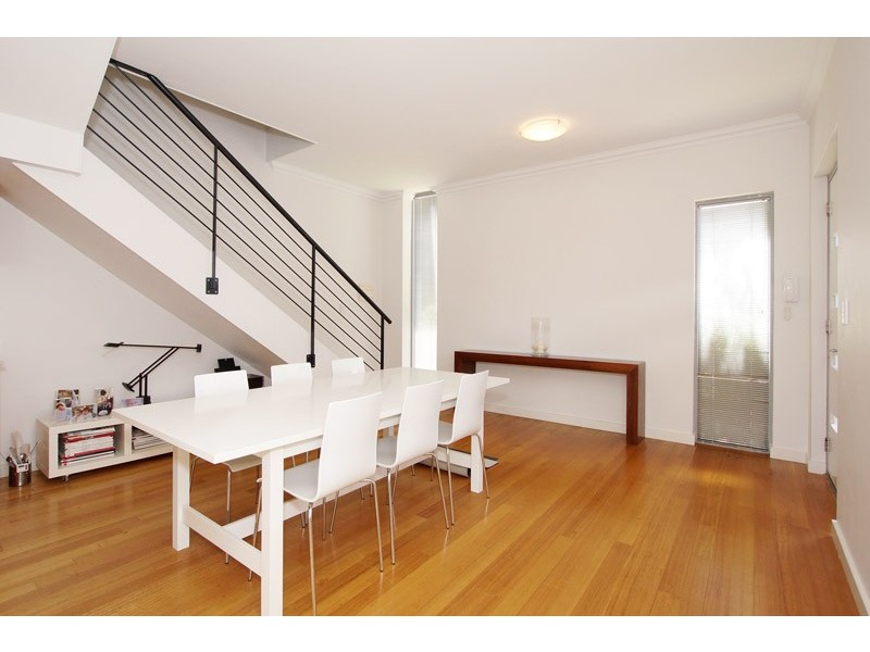 8/31 Harvest Road, North Fremantle WA 6159