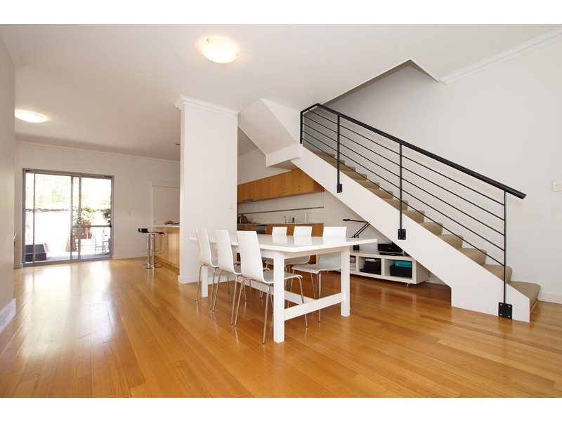 8/31 Harvest Road, North Fremantle WA 6159