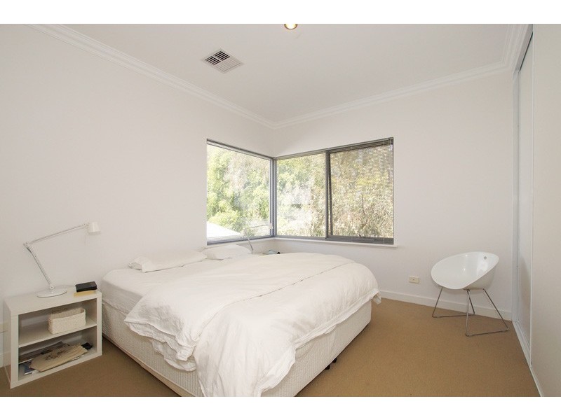 8/31 Harvest Road, North Fremantle WA 6159