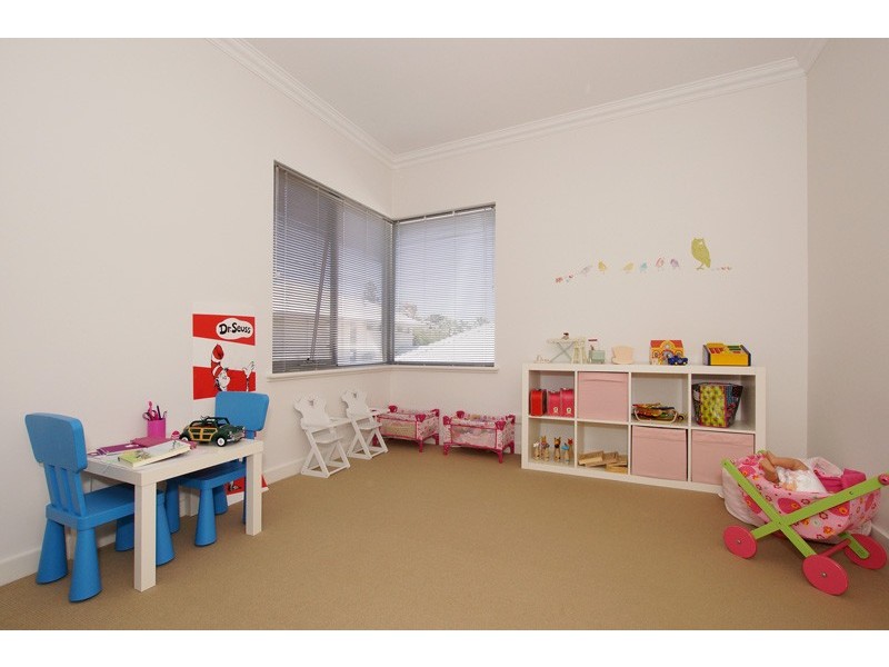 8/31 Harvest Road, North Fremantle WA 6159