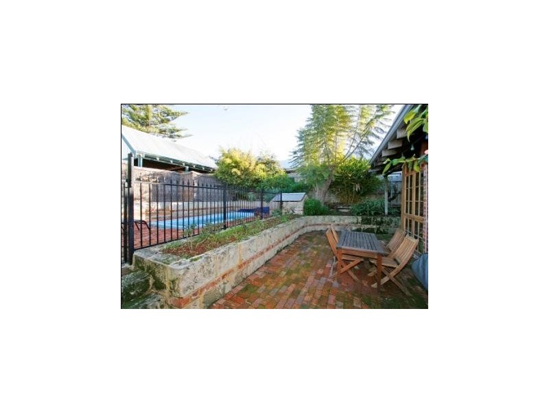 27 Jarrad St, Cottesloe WA 6011