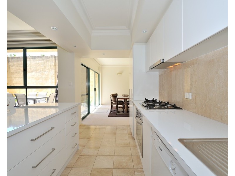 6/8 Johnston st, Peppermint Grove WA 6011