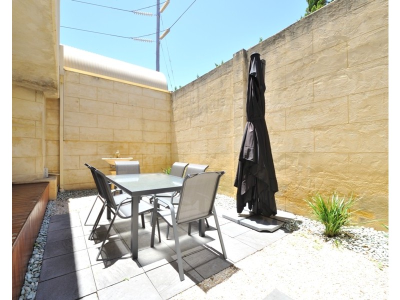 6/8 Johnston st, Peppermint Grove WA 6011