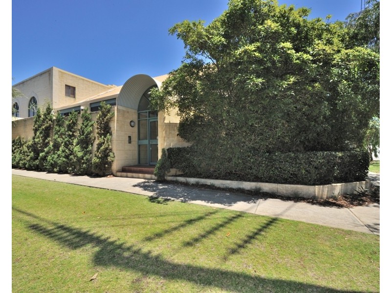 6/8 Johnston st, Peppermint Grove WA 6011