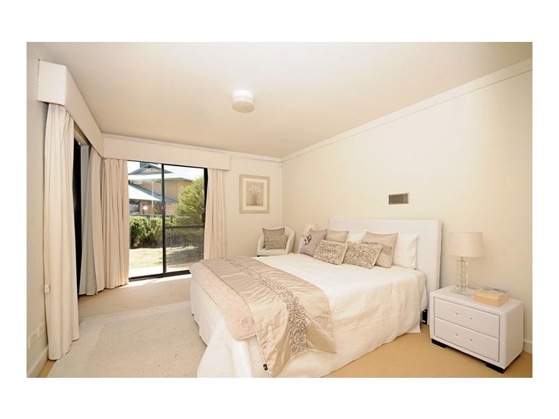 7 Somerset Cresent, Mosman Park WA 6012