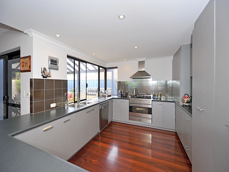 11 Perth Street, Cottesloe WA 6011