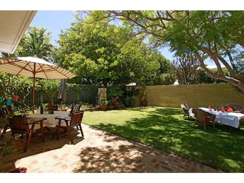 12 Federal Street, Cottesloe WA 6011