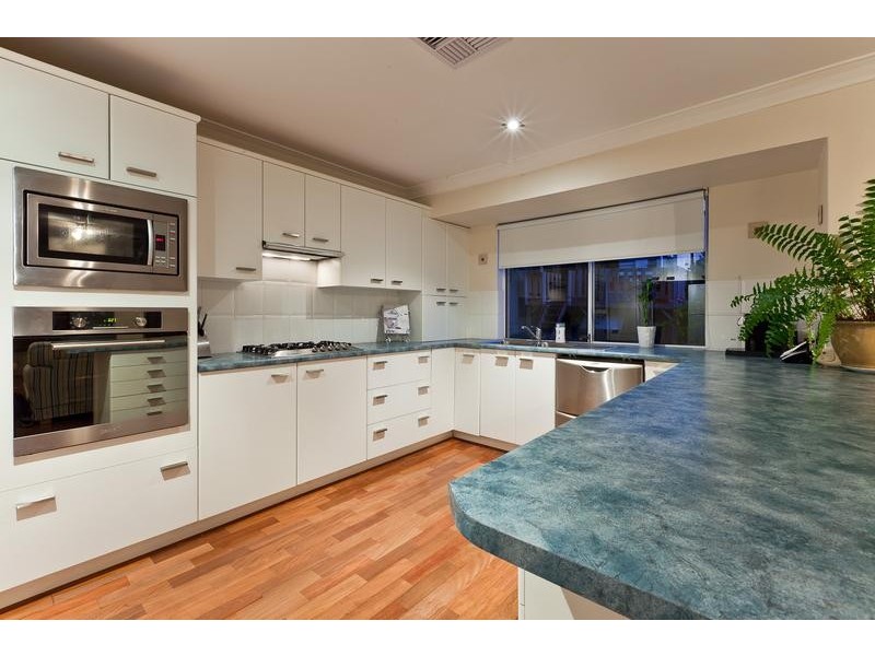 5a Deane Street, Cottesloe WA 6011