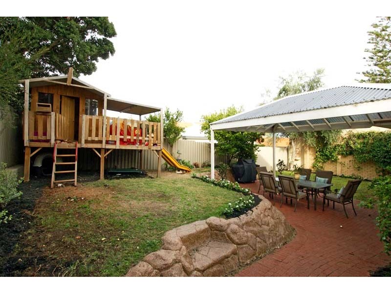 5a Deane Street, Cottesloe WA 6011