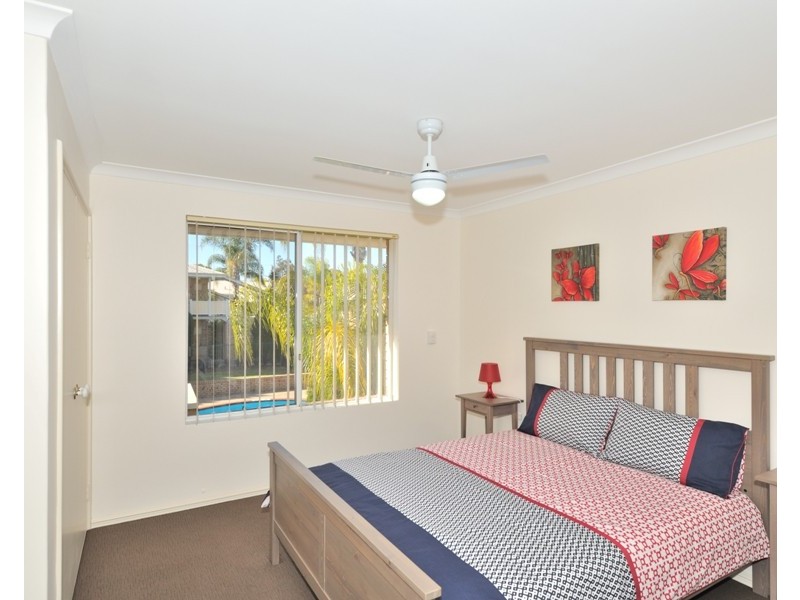 10/2 Pinewood Avenue, Kardinya WA 6163