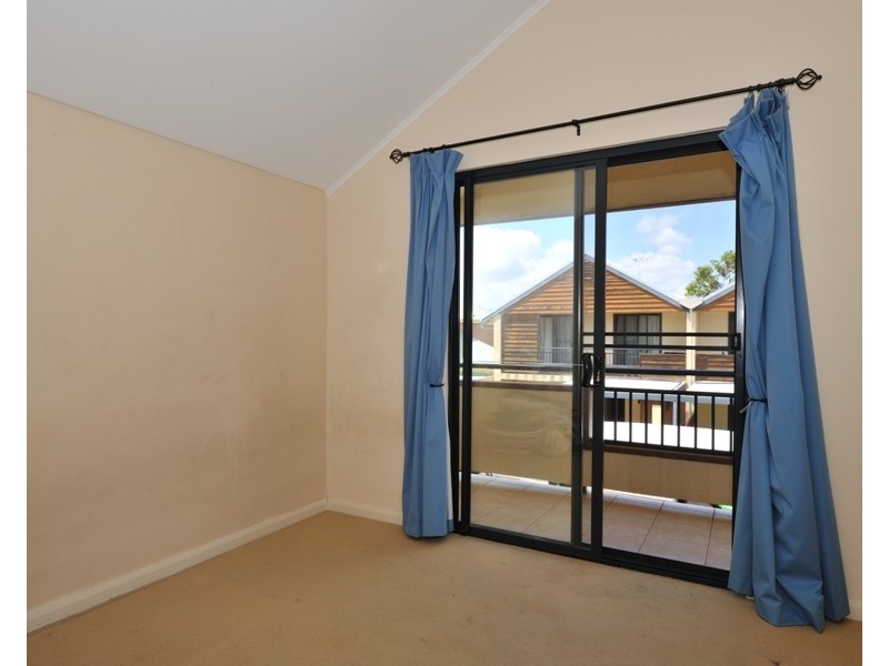 8/98 Stirling Highway, North Fremantle WA 6159