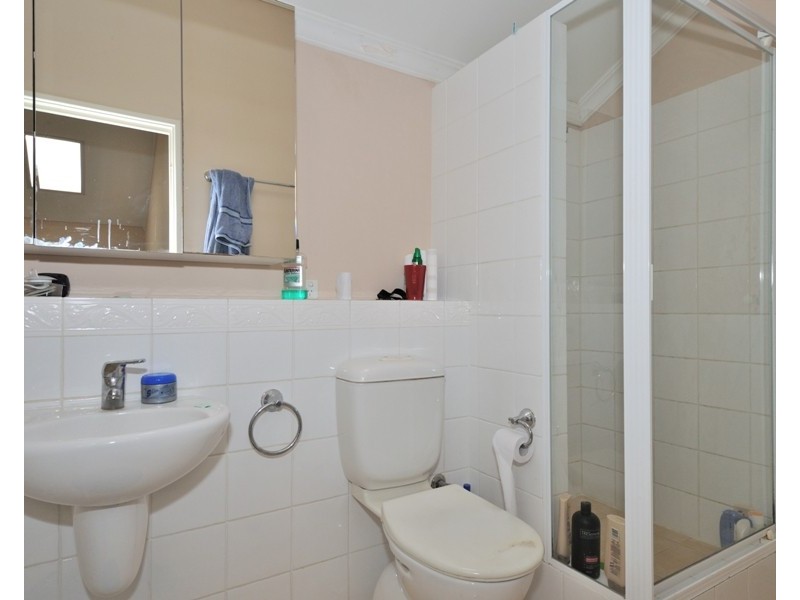 8/98 Stirling Highway, North Fremantle WA 6159