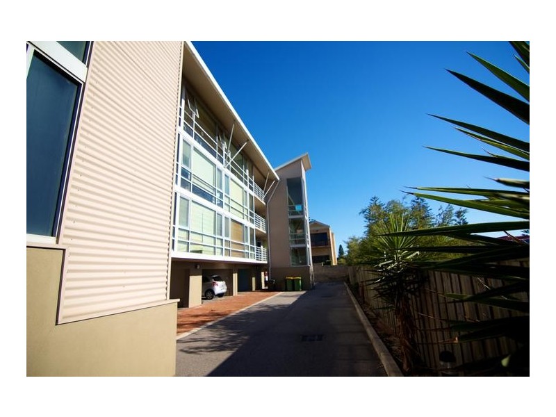 8/11 Rosendo Street, Cottesloe WA 6011