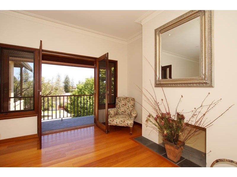 2 Clarendon Street, Cottesloe WA 6011