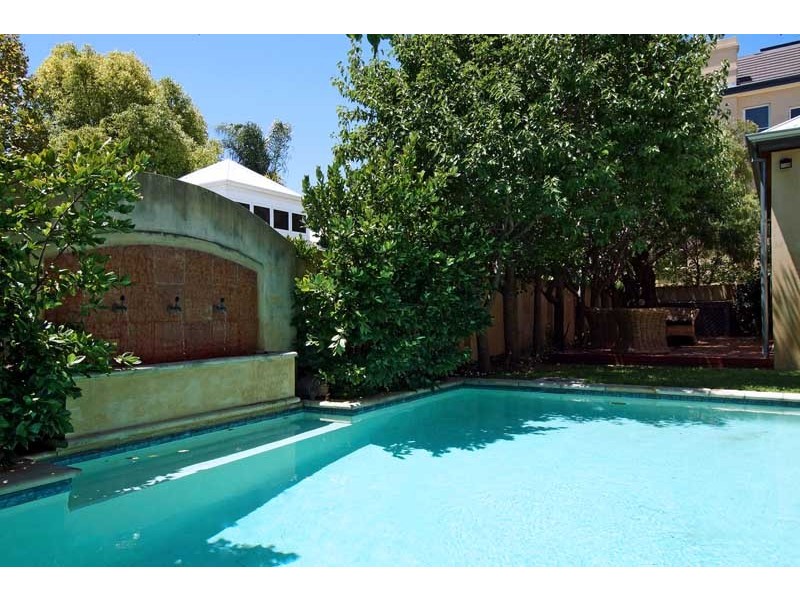 2 Clarendon Street, Cottesloe WA 6011