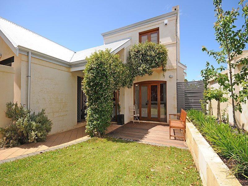 18 Johnston Street, Peppermint Grove WA 6011