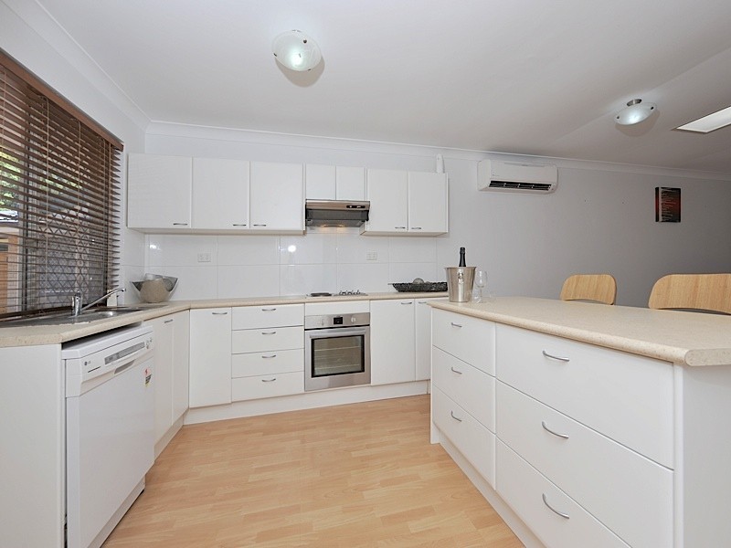 6/33a Cleopatra Street, Palmyra WA 6157