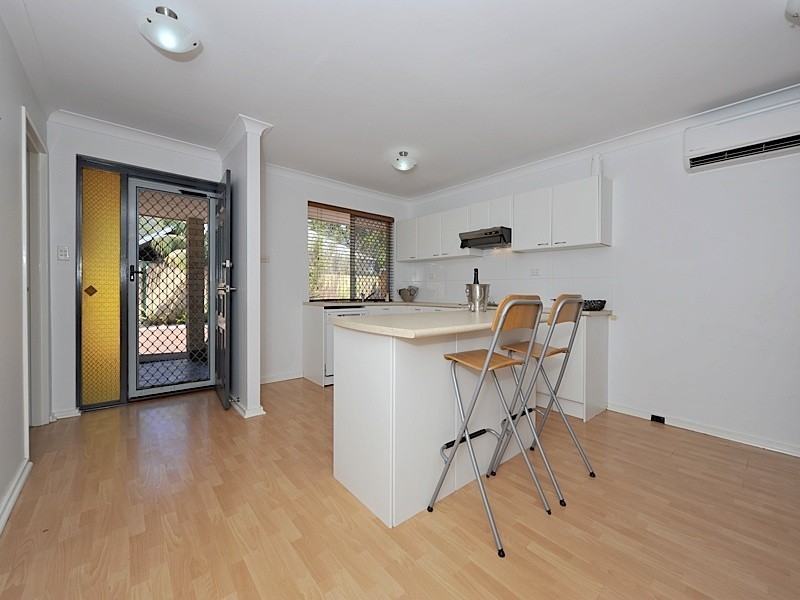 6/33a Cleopatra Street, Palmyra WA 6157