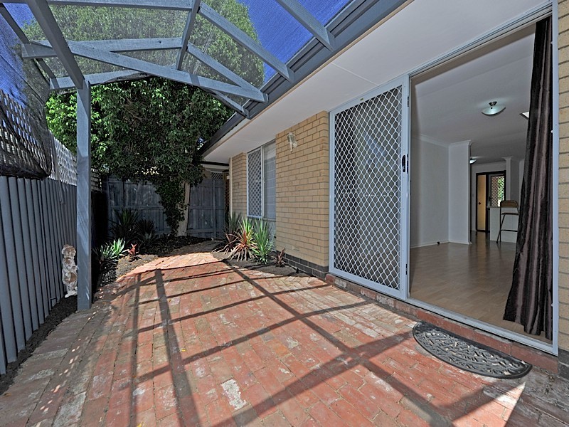 6/33a Cleopatra Street, Palmyra WA 6157