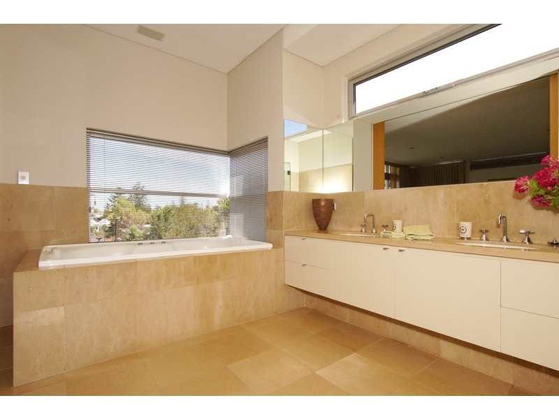 32 Deane Street, Cottesloe WA 6011