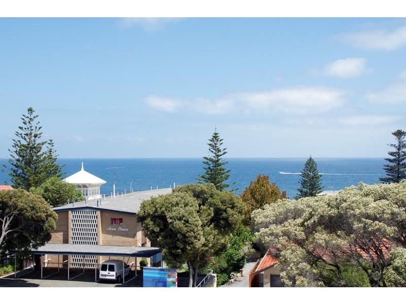 4/24 Avonmore Terrace, Cottesloe WA 6011