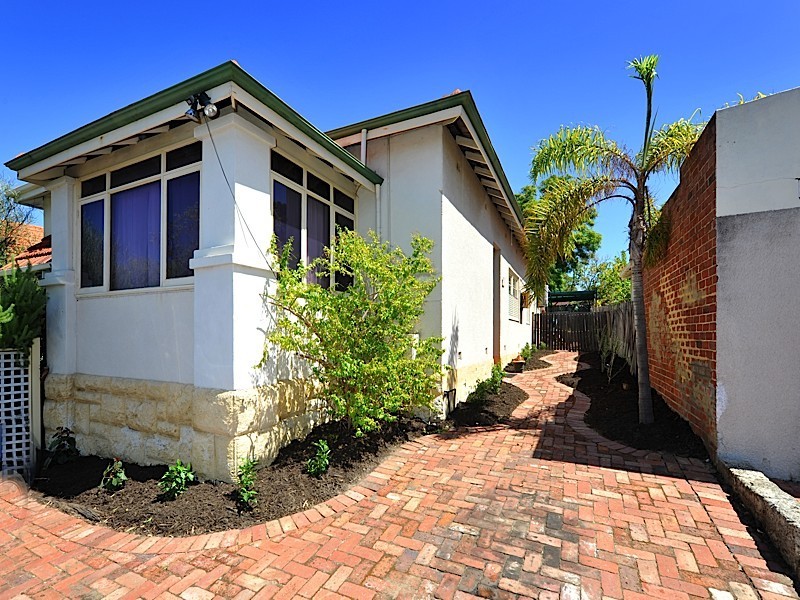 2/97a Harborne Street, Wembley WA 6014