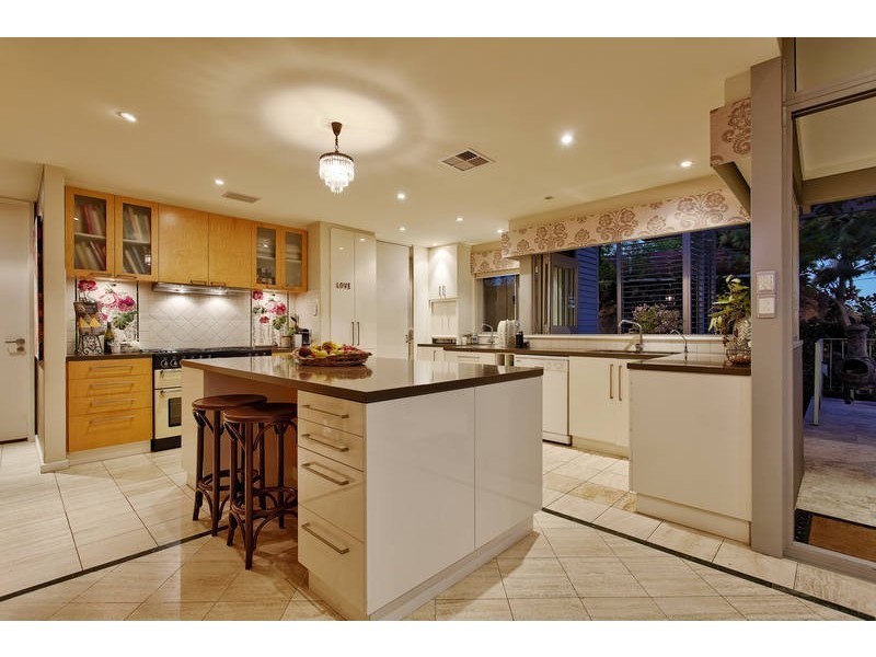 5 Riverside Drive, Mosman Park WA 6012