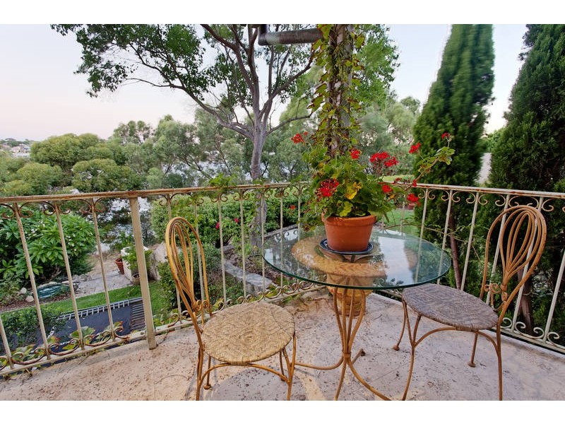 5 Riverside Drive, Mosman Park WA 6012