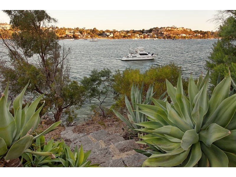 5 Riverside Drive, Mosman Park WA 6012